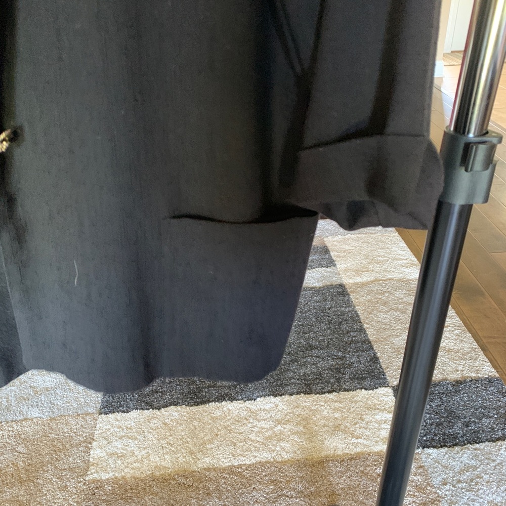 Black Jacket - Picture 4 of 5